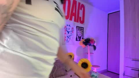 Snapshot of zuleikha chatting on 5, 3, 2026 zuleikha online show from 5, 3, 2026