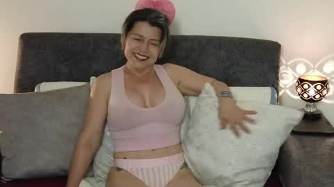 Snapshot of zuly_zahir_01 chatting on 1, 6, 2026 zuly goode online show from 1, 6, 2026