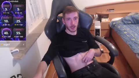 Snapshot of zuzmosfokafasz chatting on 21, 11, 2025 Zuzmoe online show from 21, 11, 2025