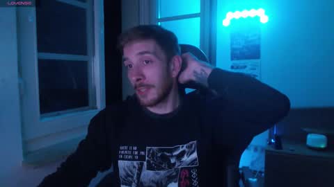 Snapshot of zuzmosfokafasz chatting on 26, 11, 2025 Zuzmoe online show from 26, 11, 2025