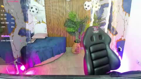 Snapshot of zyra_tay chatting on 4, 7, 2026 zyra_tay online show from 4, 7, 2026