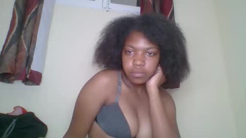 zyraelle_01 online show from 22, 4, 2026
