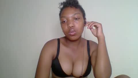 zyraelle_01 online show from 3, 5, 2026