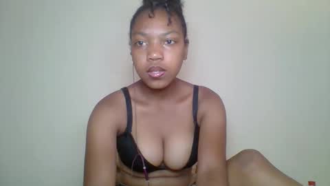 zyraelle_01 online show from 6, 5, 2026