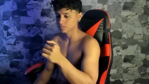 zyzz_1812 online show from 24, 4, 2026