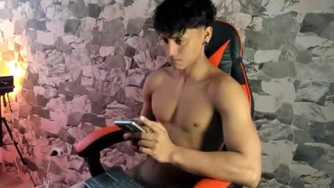 Snapshot of zyzz_1812 chatting on 2, 7, 2026 zyzz_1812 online show from 2, 7, 2026