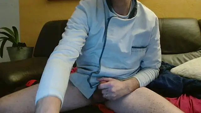 Snapshot of cloupefun chatting on 14, 1, 2025 cloupefun online show from 14, 1, 2025