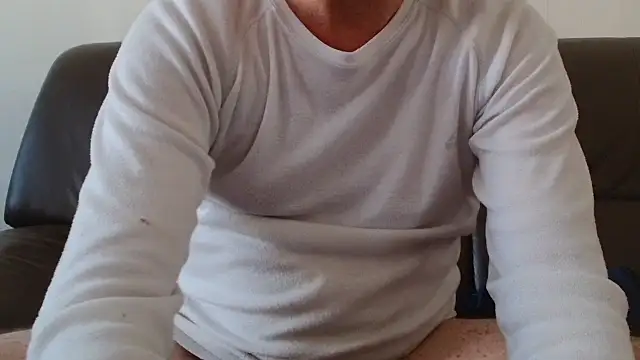 Snapshot of cloupefun chatting on 17, 10, 2025 cloupefun online show from 17, 10, 2025