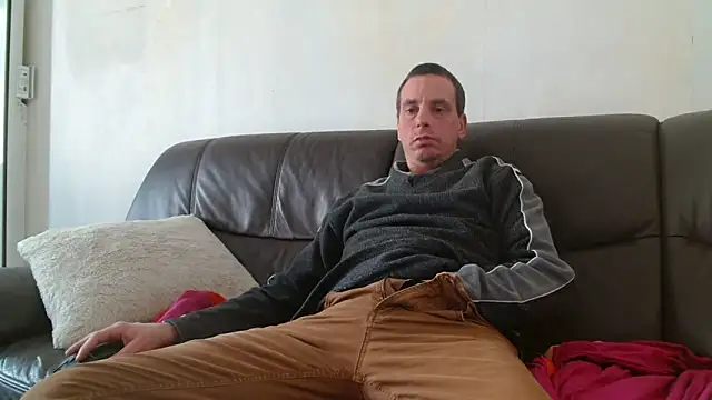 Snapshot of cloupefun chatting on 19, 10, 2025 cloupefun online show from 19, 10, 2025