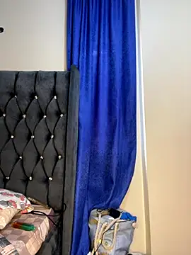 Snapshot of bigbooobs3 chatting on 27, 10, 2025 bigbooobs3 online show from 27, 10, 2025