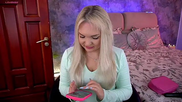 MissyMartinez online show from 28, 4, 2026