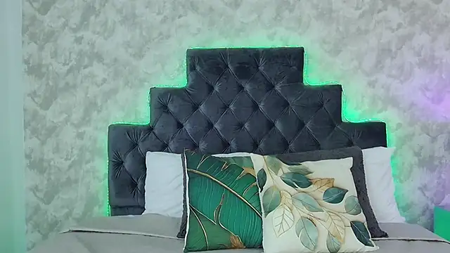 elizabeth coleman online show from 15, 4, 2026