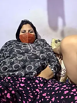 MOM-SUN-COUPLE online show from 8, 9, 2025