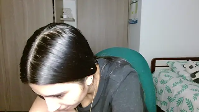 mia  lopez  online show from 18, 12, 2025