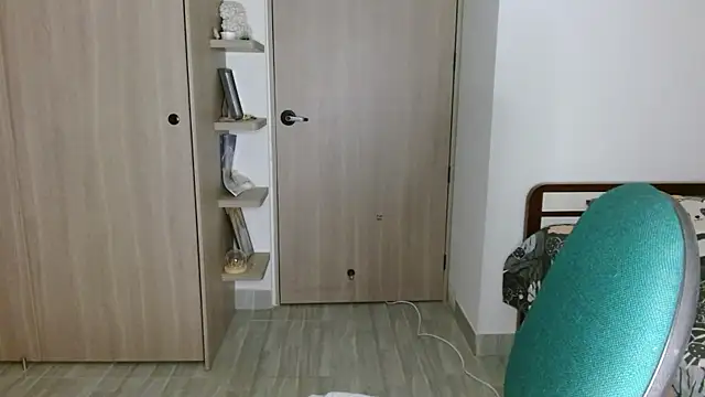 mia  lopez  online show from 24, 4, 2026