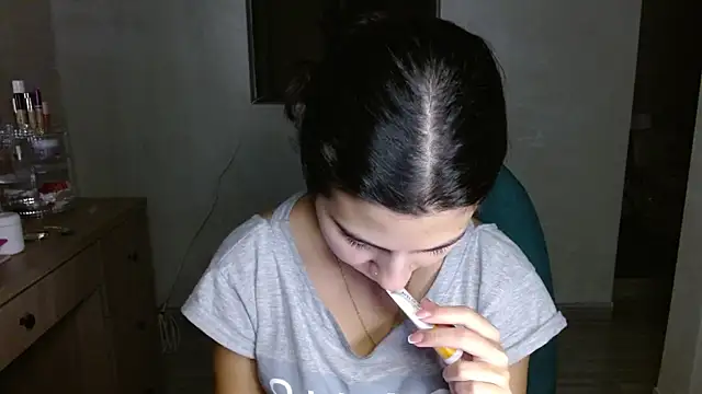 mia  lopez  online show from 4, 7, 2026