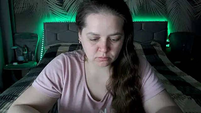 uliastar online show from 27, 4, 2026