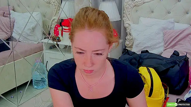 Snapshot of TinaBrook chatting on 10, 9, 2025 TinaBrook online show from 10, 9, 2025