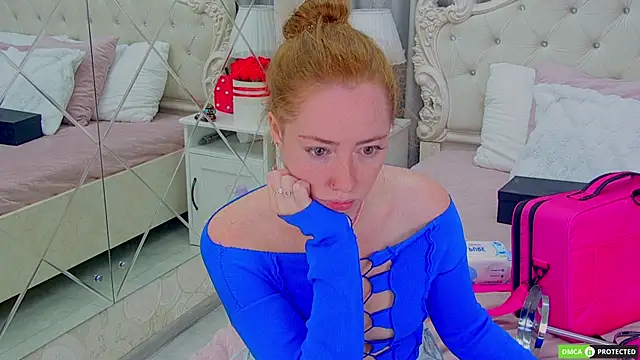 Snapshot of TinaBrook chatting on 15, 9, 2025 TinaBrook online show from 15, 9, 2025