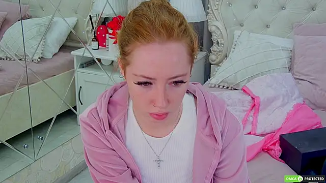 Snapshot of TinaBrook chatting on 8, 10, 2025 TinaBrook online show from 8, 10, 2025