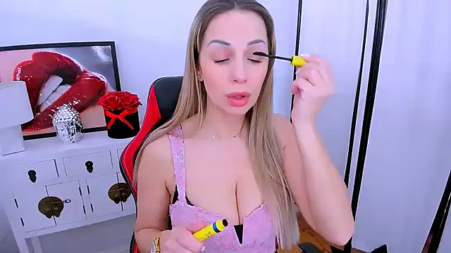 Snapshot of PamelaFlowers chatting on 3, 3, 2025 PamelaFlowers online show from 3, 3, 2025