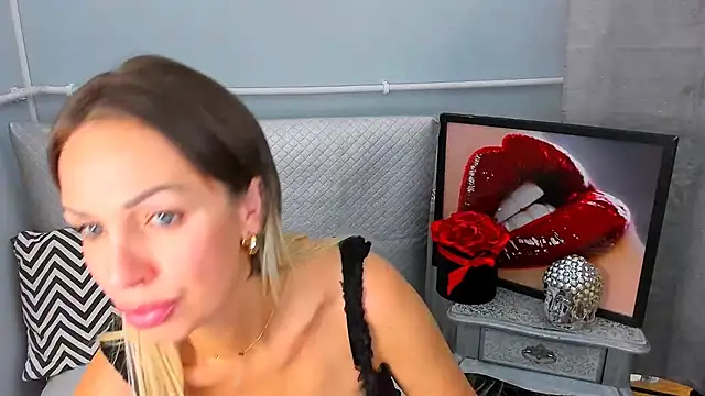 Snapshot of PamelaFlowers chatting on 11, 9, 2025 PamelaFlowers online show from 11, 9, 2025