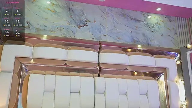 kinkylittlegirll online show from 28, 4, 2026