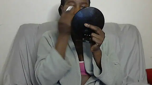 sluttylaura21 online show from 16, 3, 2025