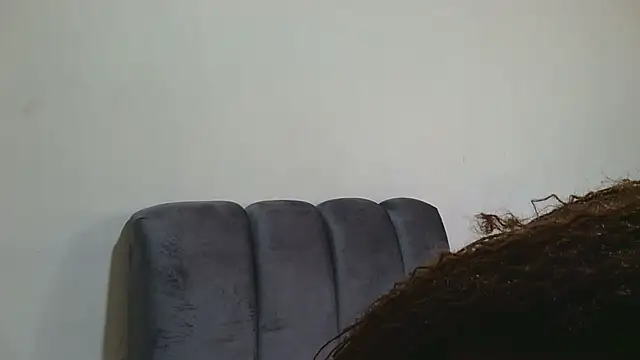 sluttylaura21 online show from 19, 4, 2026