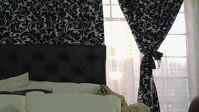 sluttylaura21 online show from 4, 7, 2026