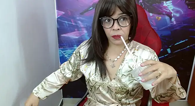Abril Beltran  online show from 9, 2, 2025