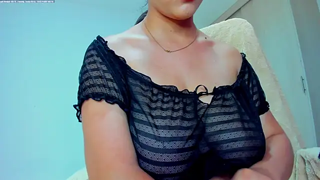 monica little23 online show from 20, 4, 2026