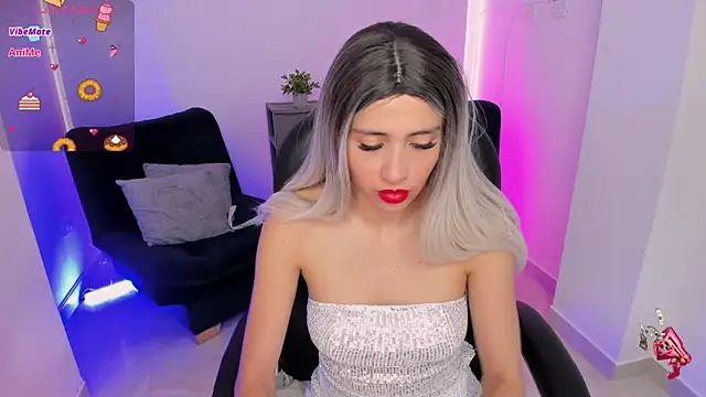 emilly smith 1 online show from 23, 5, 2026