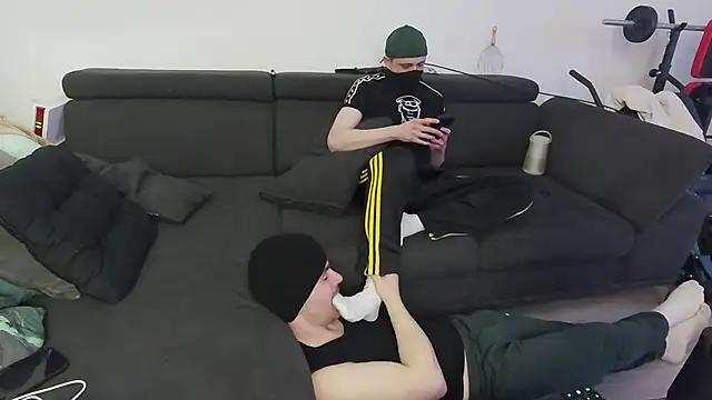 Snapshot of FunBoyPassiv chatting on 7, 3, 2026 FunBoyPassiv online show from 7, 3, 2026