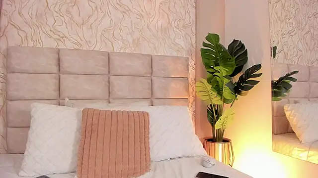 Gaia Stone online show from 23, 4, 2026