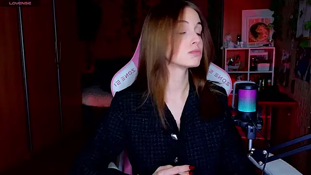 Snapshot of EdelineMaher chatting on 21, 12, 2024 EdelineMaher online show from 21, 12, 2024