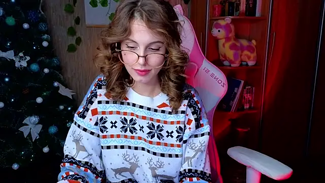 Snapshot of EdelineMaher chatting on 4, 1, 2025 EdelineMaher online show from 4, 1, 2025