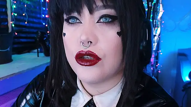 wickedxqueen online show from 28, 2, 2025