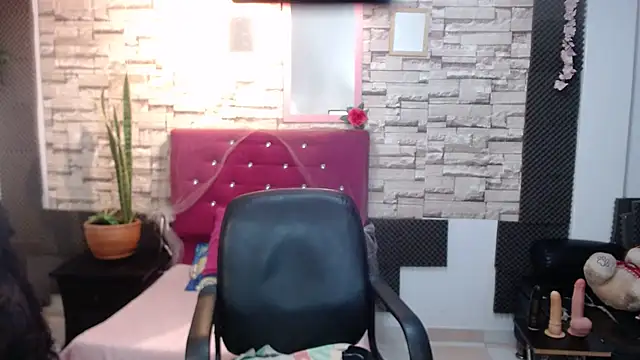 Snapshot of MarianaNight02 chatting on 30, 12, 2024 MarianaNight02 online show from 30, 12, 2024