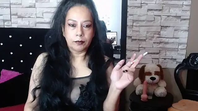 Snapshot of MarianaNight02 chatting on 14, 11, 2025 MarianaNight02 online show from 14, 11, 2025