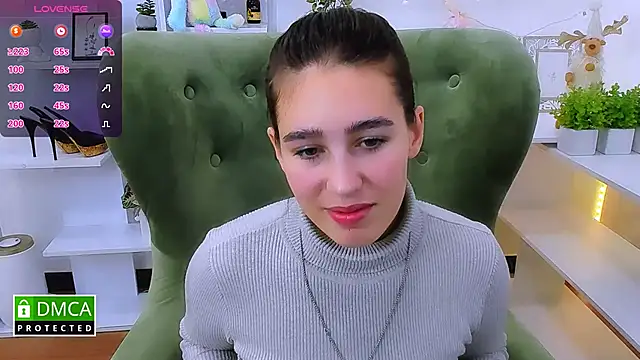 Snapshot of _Eliizabeth_ chatting on 5, 10, 2025 Eliizabeth online show from 5, 10, 2025