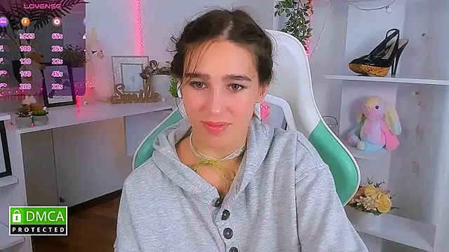 Snapshot of _Eliizabeth_ chatting on 13, 10, 2025 Eliizabeth online show from 13, 10, 2025