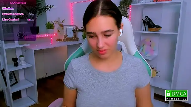 Snapshot of _Eliizabeth_ chatting on 25, 11, 2025 Eliizabeth online show from 25, 11, 2025