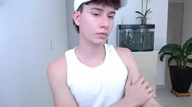 Snapshot of adrian_morelly chatting on 12, 12, 2024 adrian morelly online show from 12, 12, 2024