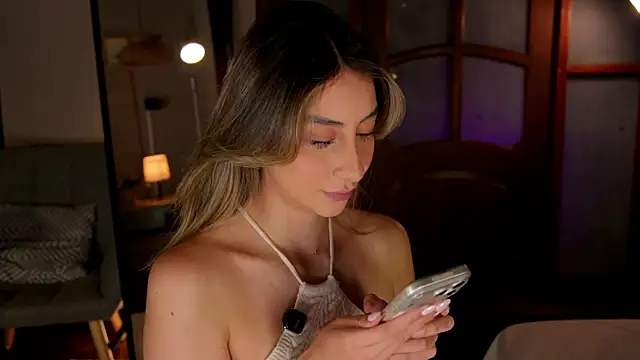 Snapshot of lua_ferch__ chatting on 4, 8, 2026 lua ferch online show from 4, 8, 2026