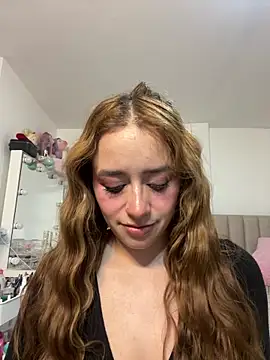 Natalia Suarez online show from 3, 5, 2026