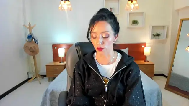 Kristen Garner online show from 15, 1, 2025