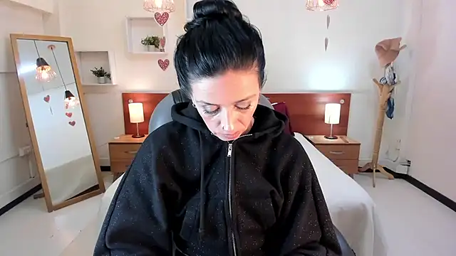 Kristen Garner online show from 22, 2, 2025