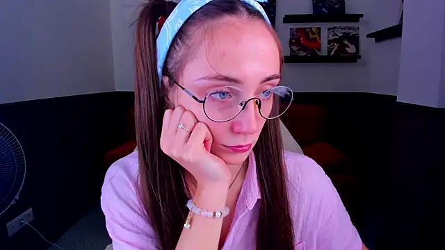 Lexi Split online show from 26, 7, 2026
