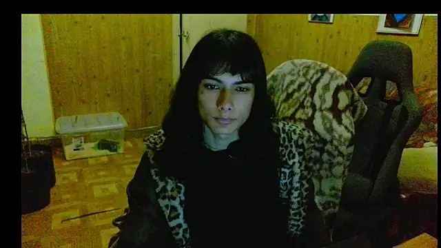 calliemaggotbone online show from 21, 12, 2025